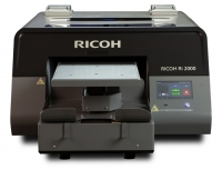 Ricoh: Neues Textil-Direktdrucksystem Ri 2000