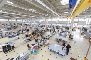 Canon produziert jetzt alle Flachbettdrucker in Poing bei München